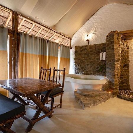 Deshadan Eco Valley Resort - An Eco Friendly Mud House Kanthalloor Exterior photo