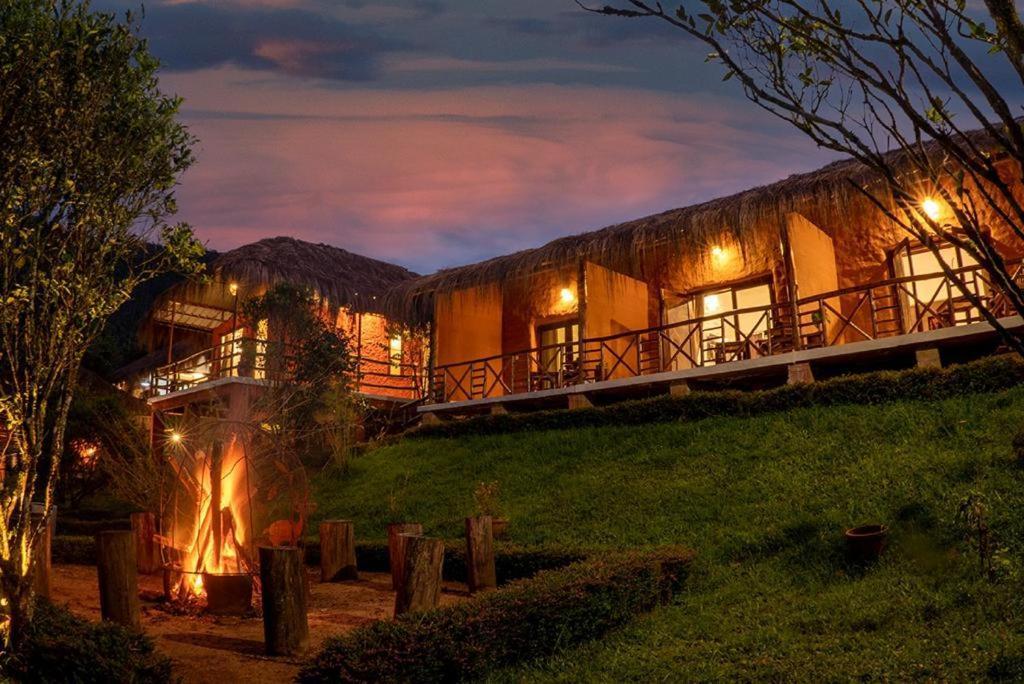 Deshadan Eco Valley Resort - An Eco Friendly Mud House Kanthalloor Exterior photo
