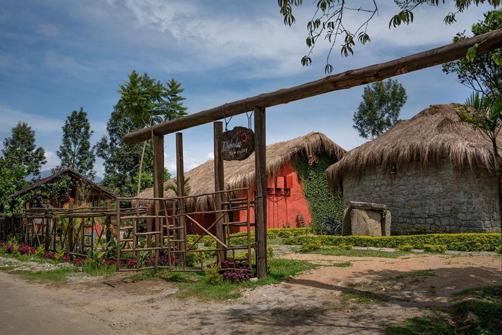 Deshadan Eco Valley Resort - An Eco Friendly Mud House Kanthalloor Exterior photo