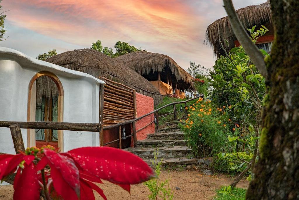 Deshadan Eco Valley Resort - An Eco Friendly Mud House Kanthalloor Exterior photo