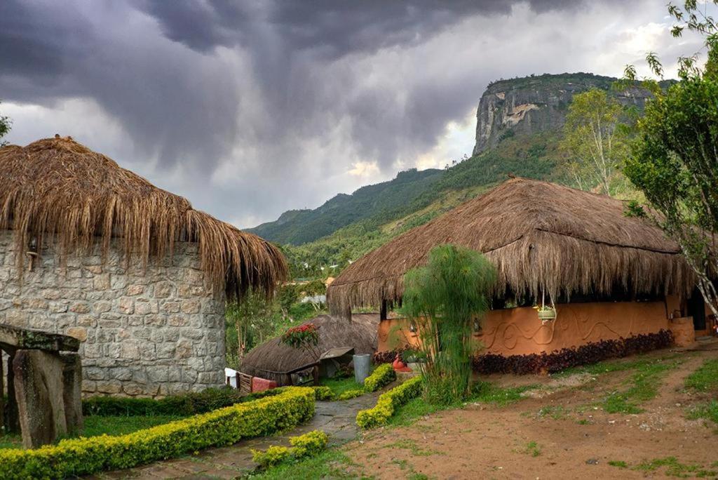 Deshadan Eco Valley Resort - An Eco Friendly Mud House Kanthalloor Exterior photo