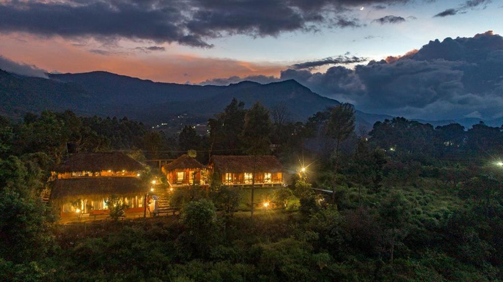 Deshadan Eco Valley Resort - An Eco Friendly Mud House Kanthalloor Exterior photo