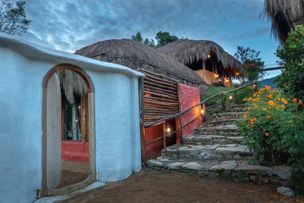 Deshadan Eco Valley Resort - An Eco Friendly Mud House Kanthalloor Exterior photo