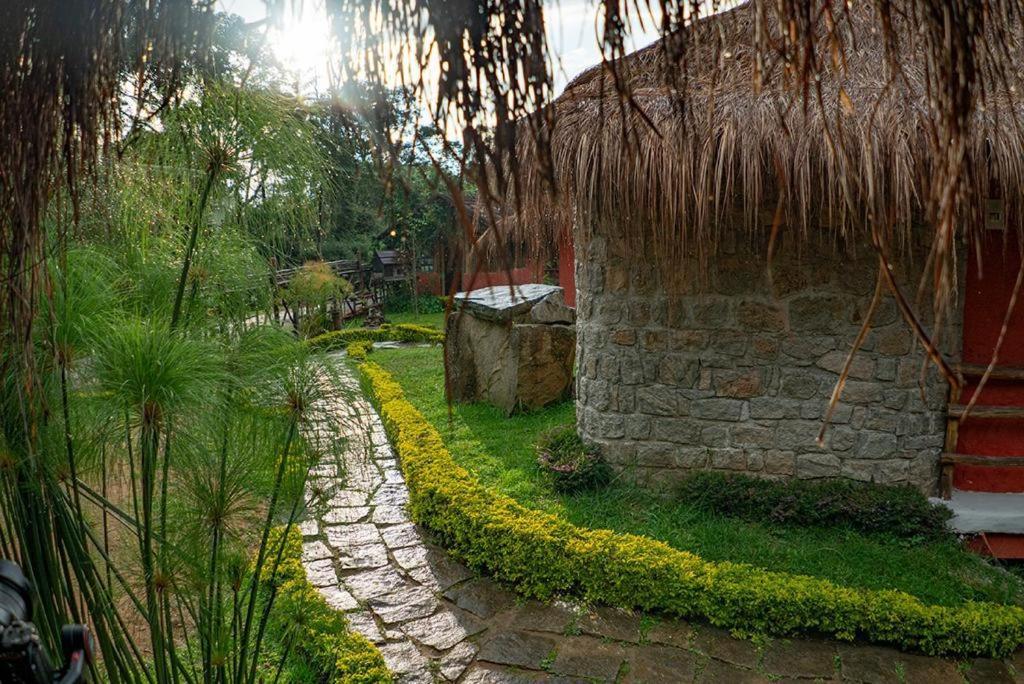 Deshadan Eco Valley Resort - An Eco Friendly Mud House Kanthalloor Exterior photo