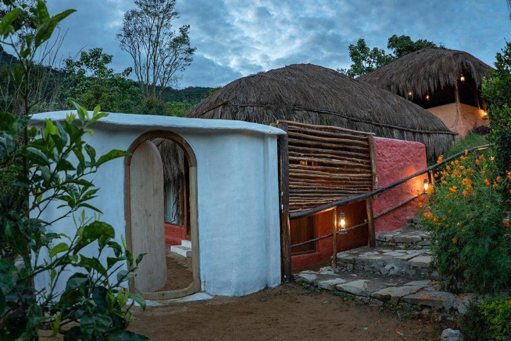 Deshadan Eco Valley Resort - An Eco Friendly Mud House Kanthalloor Exterior photo