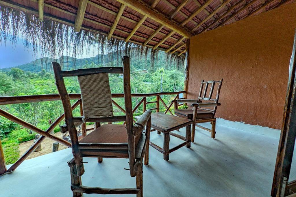Deshadan Eco Valley Resort - An Eco Friendly Mud House Kanthalloor Exterior photo