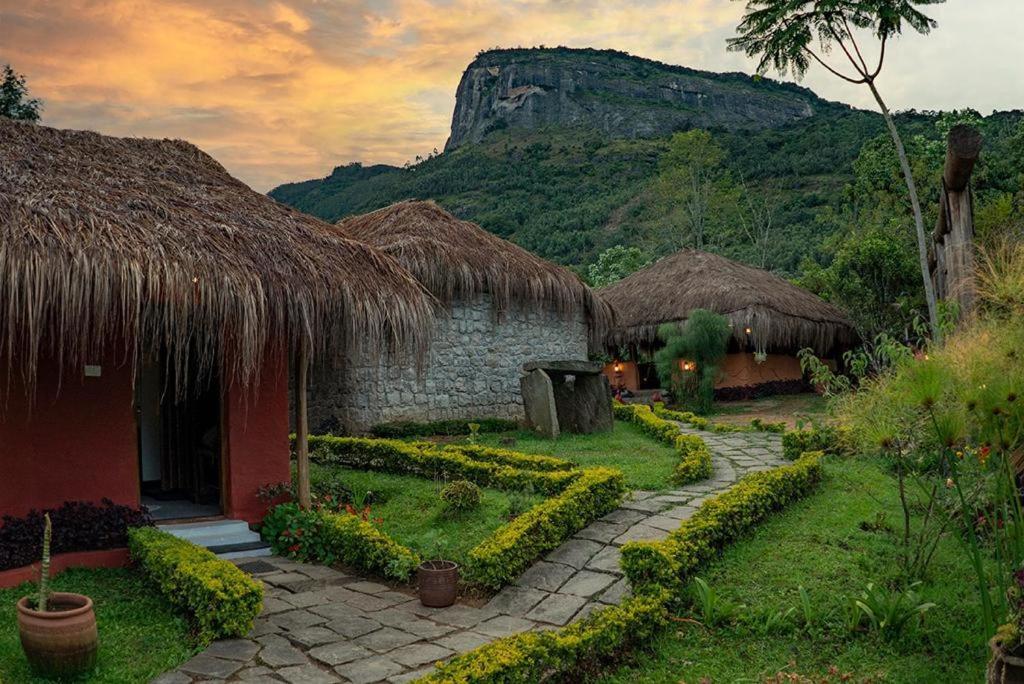 Deshadan Eco Valley Resort - An Eco Friendly Mud House Kanthalloor Exterior photo
