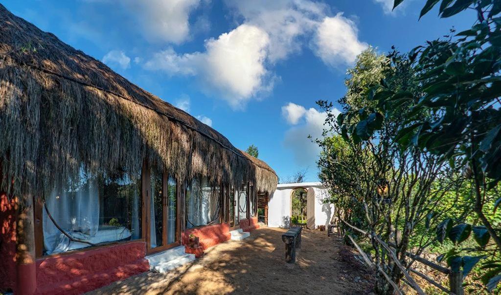 Deshadan Eco Valley Resort - An Eco Friendly Mud House Kanthalloor Exterior photo
