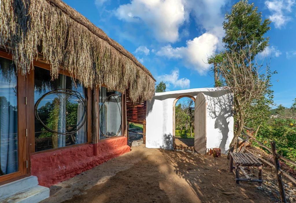 Deshadan Eco Valley Resort - An Eco Friendly Mud House Kanthalloor Exterior photo